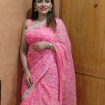 Dhanya Mary Varghese Instagram - Feeling flowerful💖 👗:@thanzscouture Pc:@cuckoo_jacob #dhanyamaryvarghese#actress #model #saree #biggboss #biggbossmalayalamseason4 #pink #pinksaree #blousedesigns
