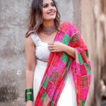 Dhanya Mary Varghese Instagram - Shoots are always fun💖 👗: @nova_fashion_boutique_by_brind 📸: @_lalu_photography_ MUA: @greenlife_divyarun #dhanyamaryvarghese #shooting #artistsoninstagram #actress #model #dancer #biggboss #biggbossmalayalamseason4 #modeling #colorful