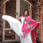 Dhanya Mary Varghese Instagram - Shoots are always fun💖 👗: @nova_fashion_boutique_by_brind 📸: @_lalu_photography_ MUA: @greenlife_divyarun #dhanyamaryvarghese #shooting #artistsoninstagram #actress #model #dancer #biggboss #biggbossmalayalamseason4 #modeling #colorful