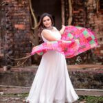 Dhanya Mary Varghese Instagram - Shoots are always fun💖 👗: @nova_fashion_boutique_by_brind 📸: @_lalu_photography_ MUA: @greenlife_divyarun #dhanyamaryvarghese #shooting #artistsoninstagram #actress #model #dancer #biggboss #biggbossmalayalamseason4 #modeling #colorful