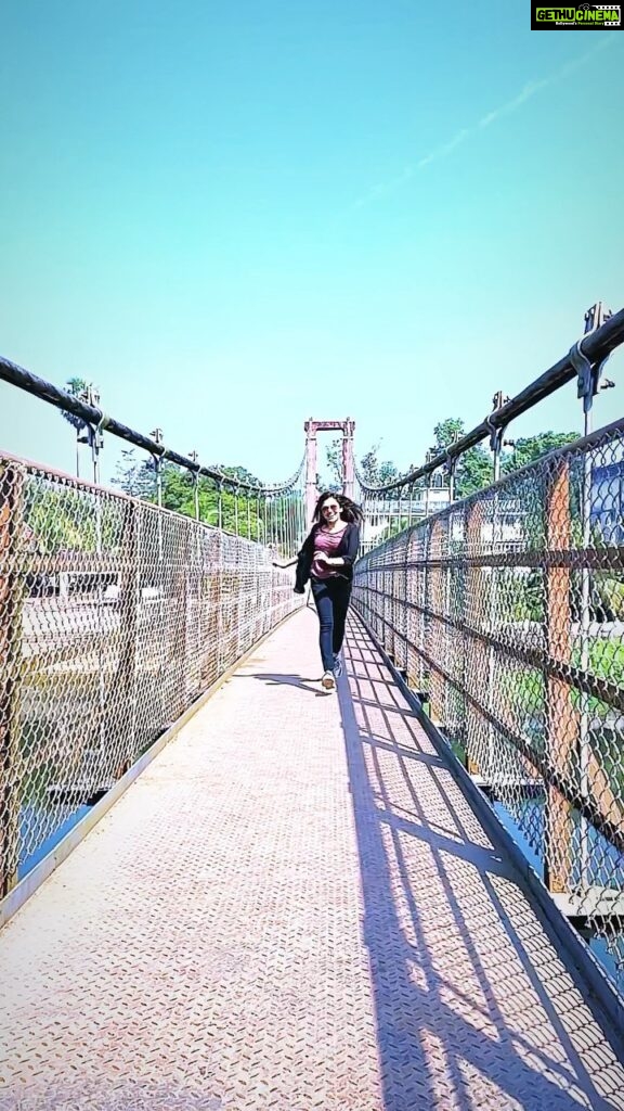 Dhanya Mary Varghese Instagram - A quick reel while going home🕺💃 Hanging bridge at Kalambur😍 #dhanyamaryvarghese # johnjacob #reelsvideo #actores #hangingbridge #trending #varisu #jimmikiponnu #vijay #resmikamanadanna #tamil #tamilhits #dance#biggbossmalayalam #asianet
