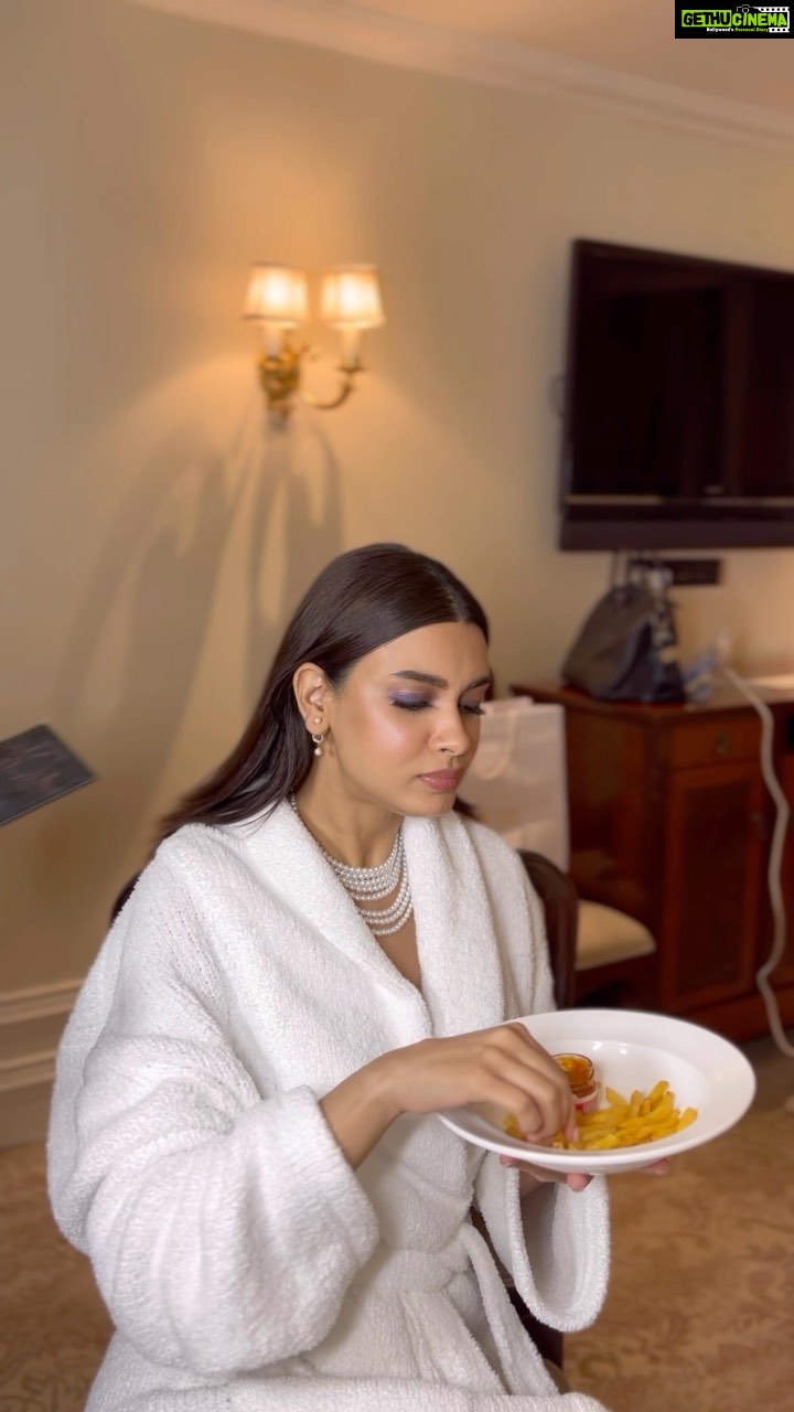 Diana Penty Instagram - Fries. Contour. Fries. Repeat.