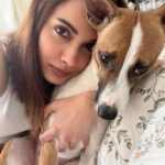Diana Penty Instagram - Hugs be getting too much, mom 🙄 #TailsOfVickyAndD