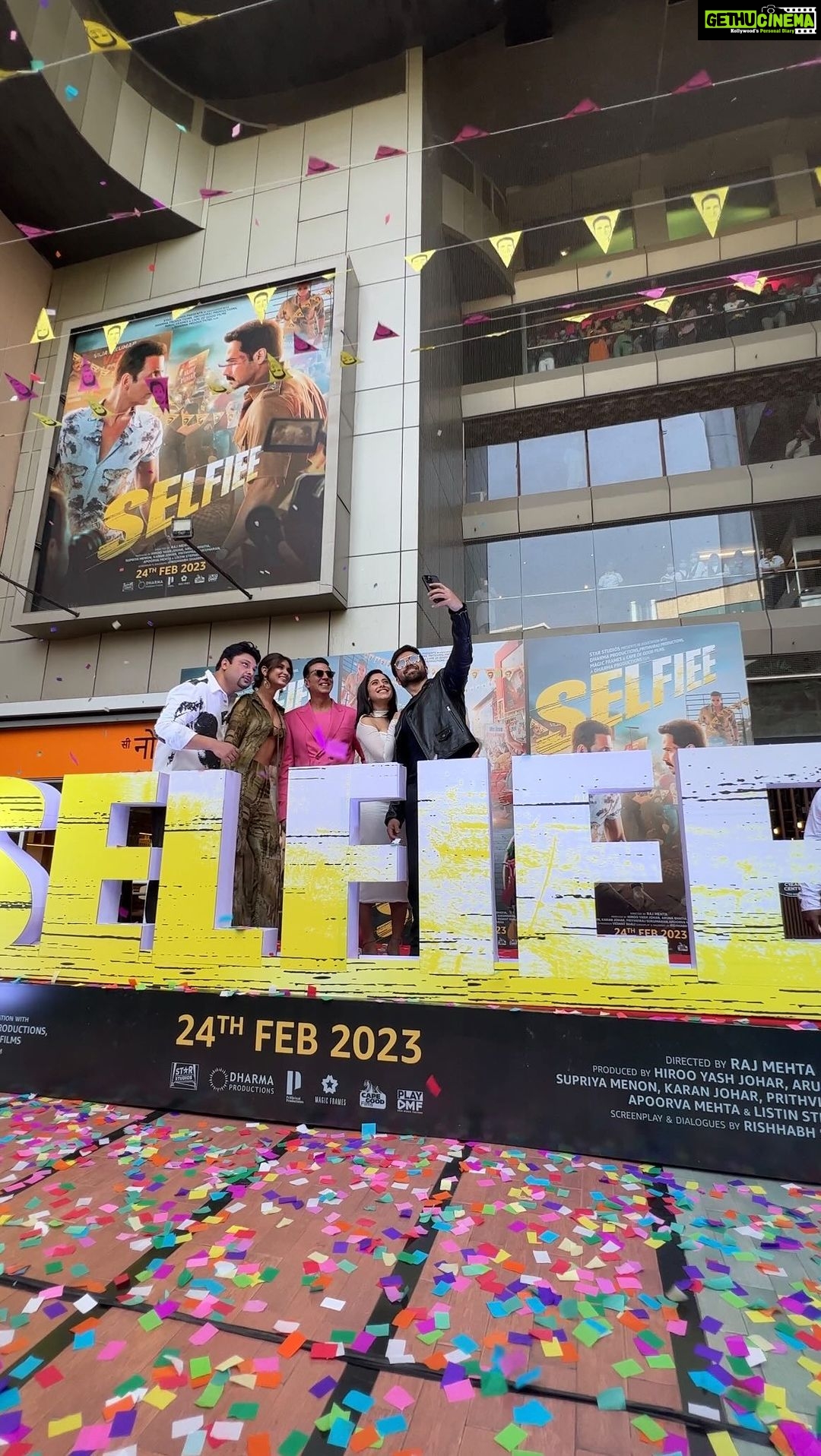 Diana Penty Instagram - And it went like ππ€³ #SelfieTrailerLaunch @akshaykumar @therealemraan @nushrrattbharuccha @karanjohar @apoorva1972 @therealprithvi @supriyamenonprithviraj @iamlistinstephen @raj_a_mehta @rishiwrites @dharmamovies @starstudios #CapeOfGoodFilms @prithvirajproductions @magicframes2011 @anshul300 @playdmfofficial