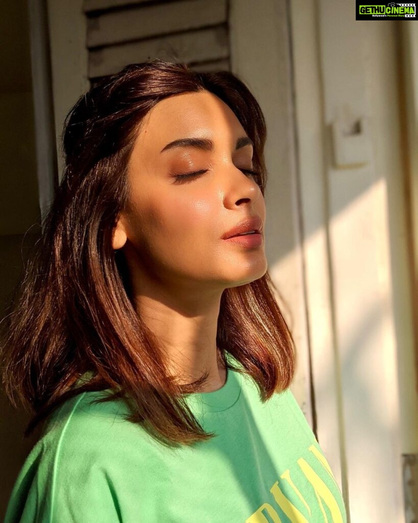 Diana Penty Instagram - Where there is light, there is hope ☀️