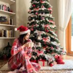 Diana Penty Instagram - Lazy Christmas afternoons🎄❤️ Merry Christmas everyone. Lots and lots of love!