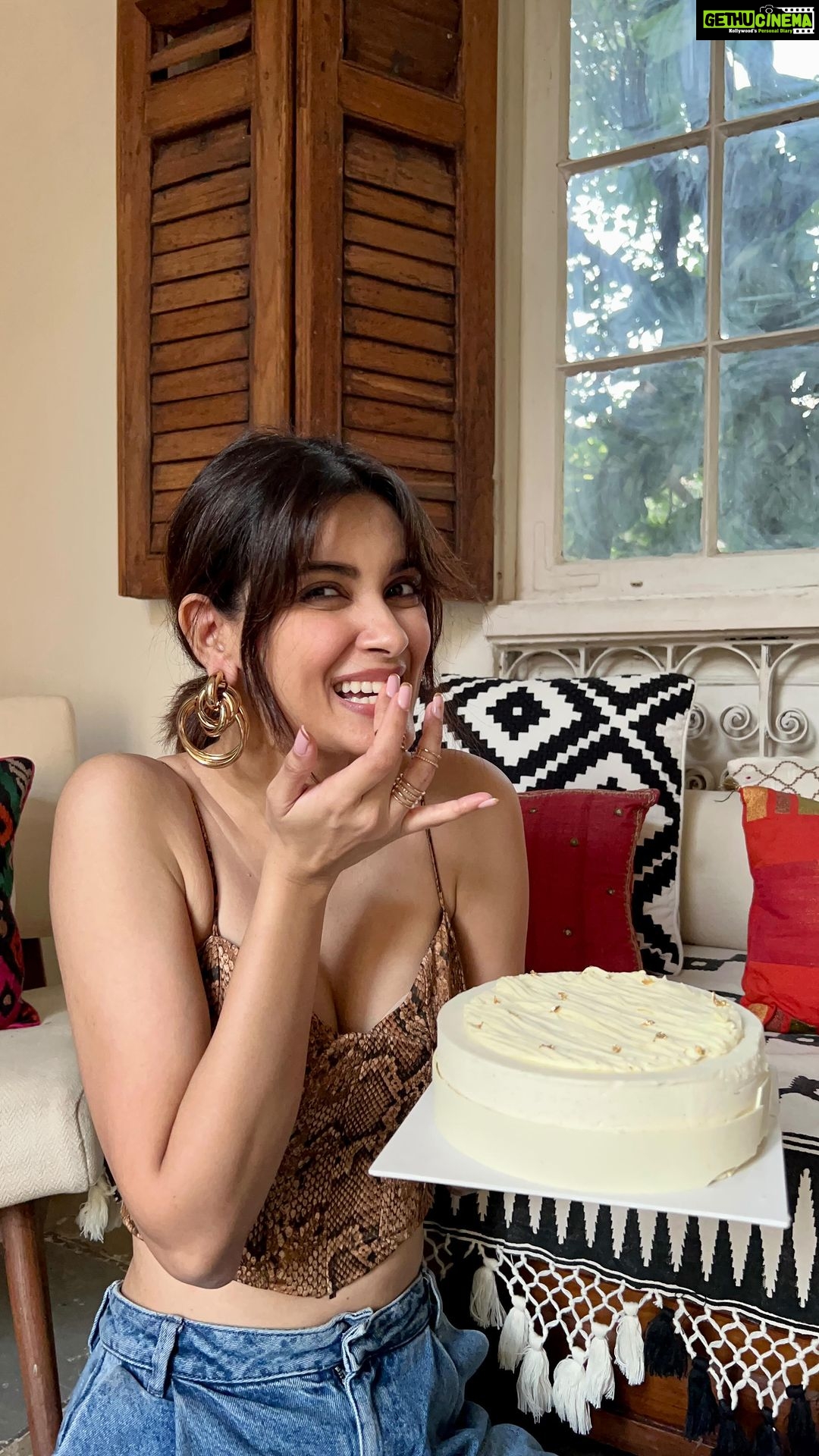 Diana Penty Instagram - Me to my birthday cake: 🎵🎵🎵 #AboutYesterday