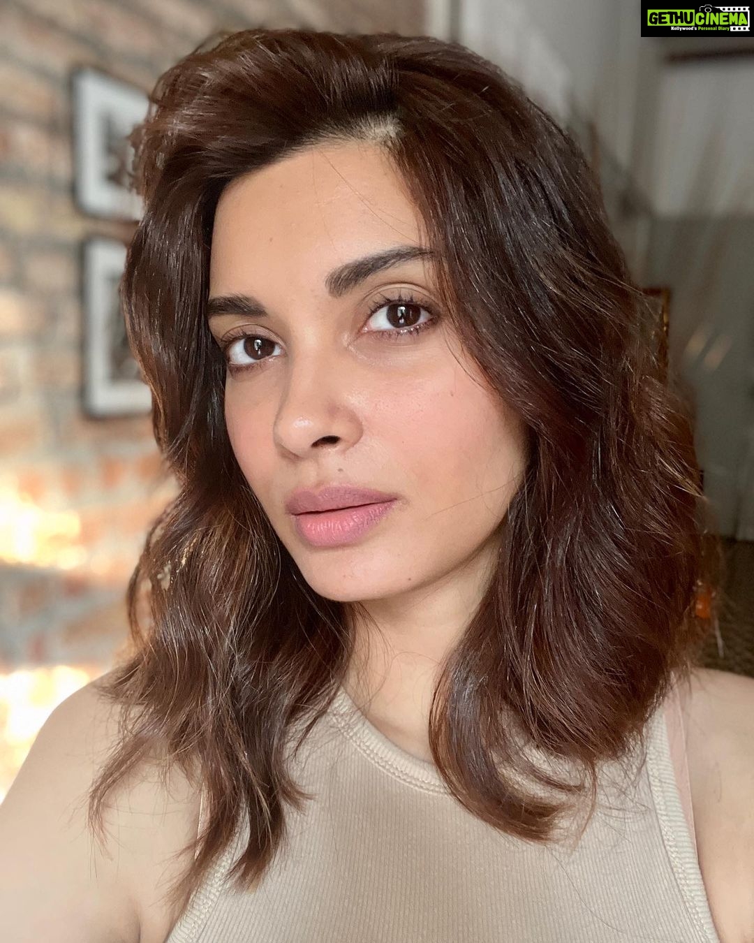 Diana Penty Instagram - Top of the morning to you! ☀️