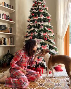 Diana Penty Instagram - Lazy Christmas afternoons🎄❤️
Merry Christmas everyone. Lots and lots of love!