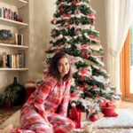 Diana Penty Instagram - Lazy Christmas afternoons🎄❤️ Merry Christmas everyone. Lots and lots of love!