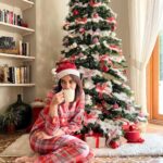 Diana Penty Instagram - Lazy Christmas afternoons🎄❤️ Merry Christmas everyone. Lots and lots of love!