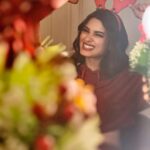 Diana Penty Instagram - Christmas is coming 🎄 #VanityVanPhotoSeries