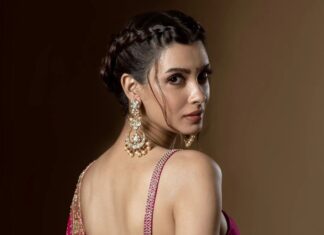 Diana Penty Instagram - Absolutely MUST wear pink on Wednesdays 😬 #AboutLastNight Outfit: @faabiianaofficial Jewellery: @beenarahejafinejewellery HMU: @shraddhamishra8 Styling: @Namitaalexander 📸: @mercwithcam