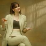 Diana Penty Instagram - Diana loves deals that make her look dandy! With her Mastercard saved and secured on @phonepe, Diana does not let the good times pass her by. As you should too! -Just Punch in your card details. -Secure the card for future transactions. -Enter the OTP sent via SMS. Plus, get upto 10% cashback when you transact and save your Mastercard on PhonePe. Diana knows, as you do- that with Mastercard, #YourSafetyIsPriceless @mastercardindia #MastercardIndia #StartSomethingPriceless #PhonePe #Payments #Safety #ad