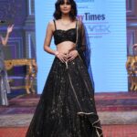 Diana Penty Instagram - Bombay Times Fashion week ‘22 🖤 On the ramp for @indya x @giva.co! @darwinplatformgroupofcompanies