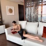 Diana Penty Instagram - If I lay here, if I just lay here... would you please get the door?! (Apologies @snowpatrol)