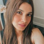 Diana Penty Instagram - Messy hair, don’t care 🤷‍♀️ Cos it’s a new day, a new year, another chance…to be good, to be kind, to make it count! #HappyNewYear 2022 🤗❤️