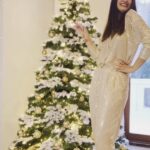 Diana Penty Instagram - ‘Tis the season to be jolly 🎄 Merry Christmas everyone 🥰