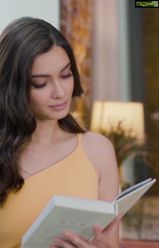 Diana Penty Instagram - Our skin goes through so much & deserves a solution that truly nourishes it from within. HK Vitals Skin Radiance Collagen is packed with the goodness of marine collagen which is the most nourishing form of collagen out there to replenish your skin's lost collagen naturally. It also has Vitamin C, E & Biotin for that younger-looking, radiant skin. You can get yours from hkvitals.com. Use my coupon code DIANA10 for 10% off on your purchase. #ad #skin #skincare #nutrition #skinhealth #health @healthkart @hkvitals