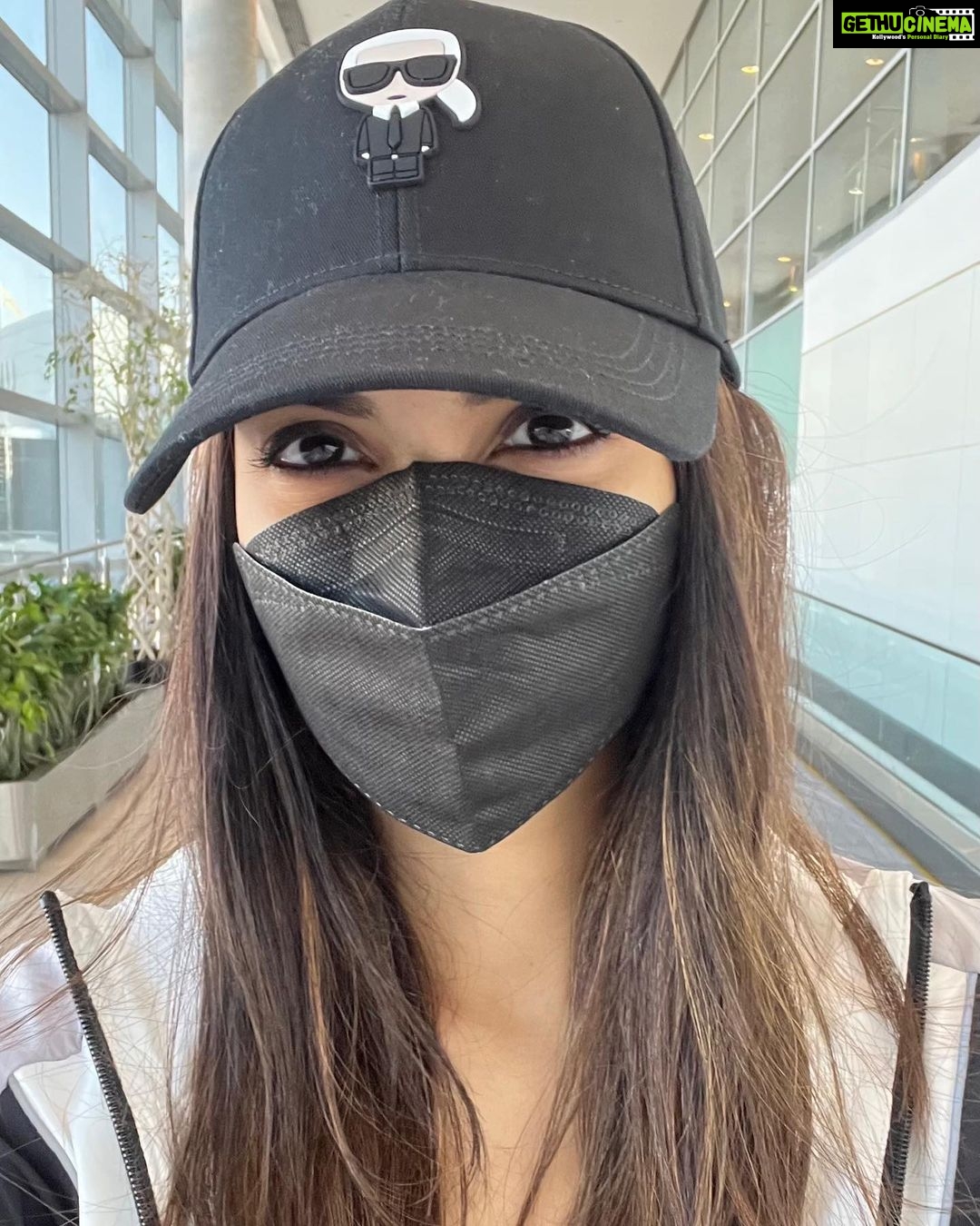 Diana Penty Instagram - Now you see me, now you don't 😎