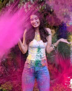 Diana Penty Instagram - Hope you have the brightest day! 
💖 #HappyHoli
