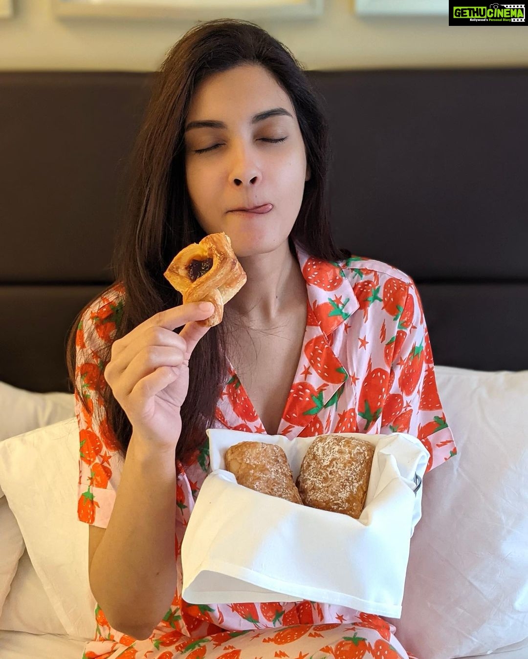 Diana Penty Instagram - A Sunday story… 😋