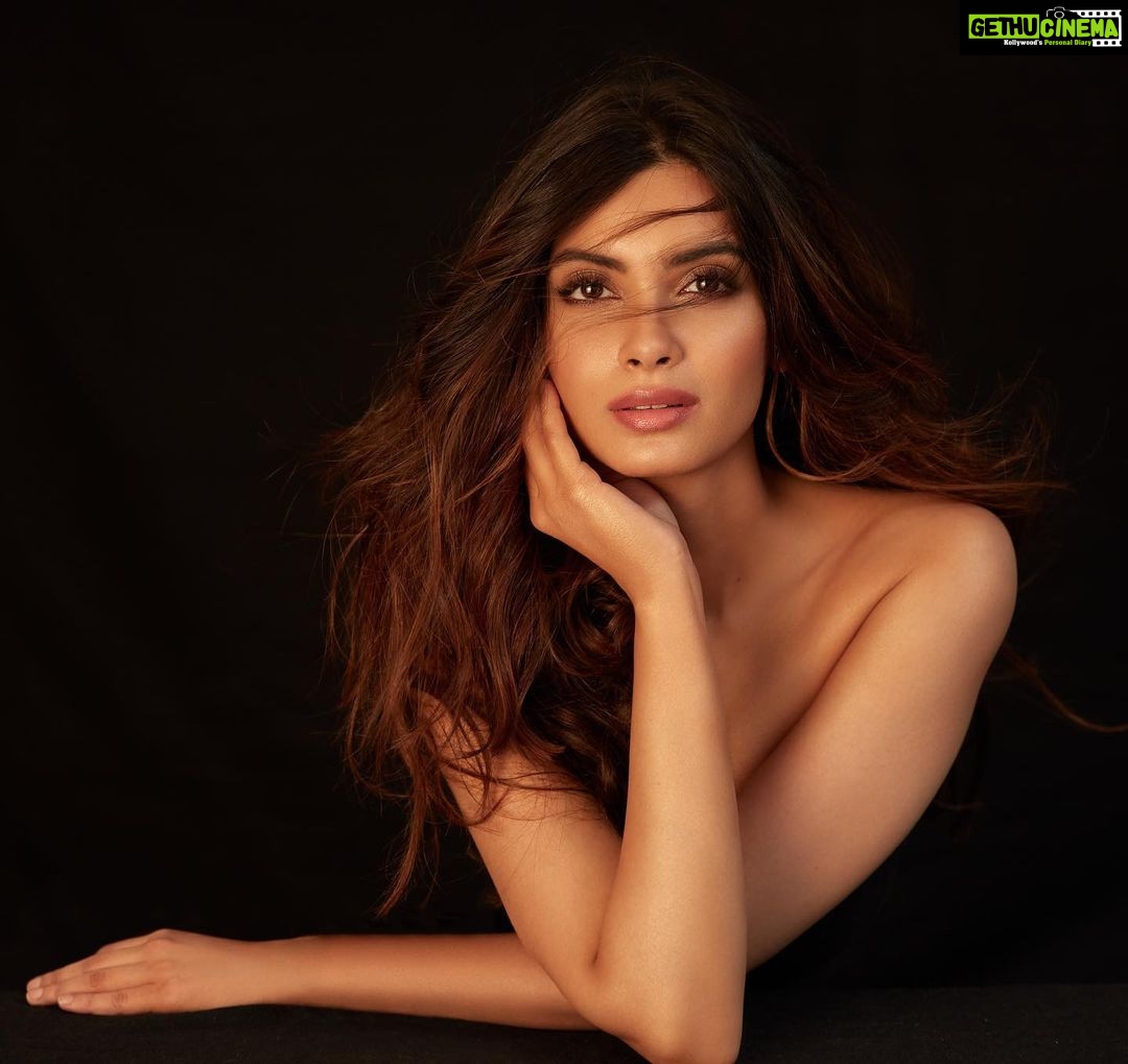 Diana Penty Instagram - Hello from the other side….🎶🎶