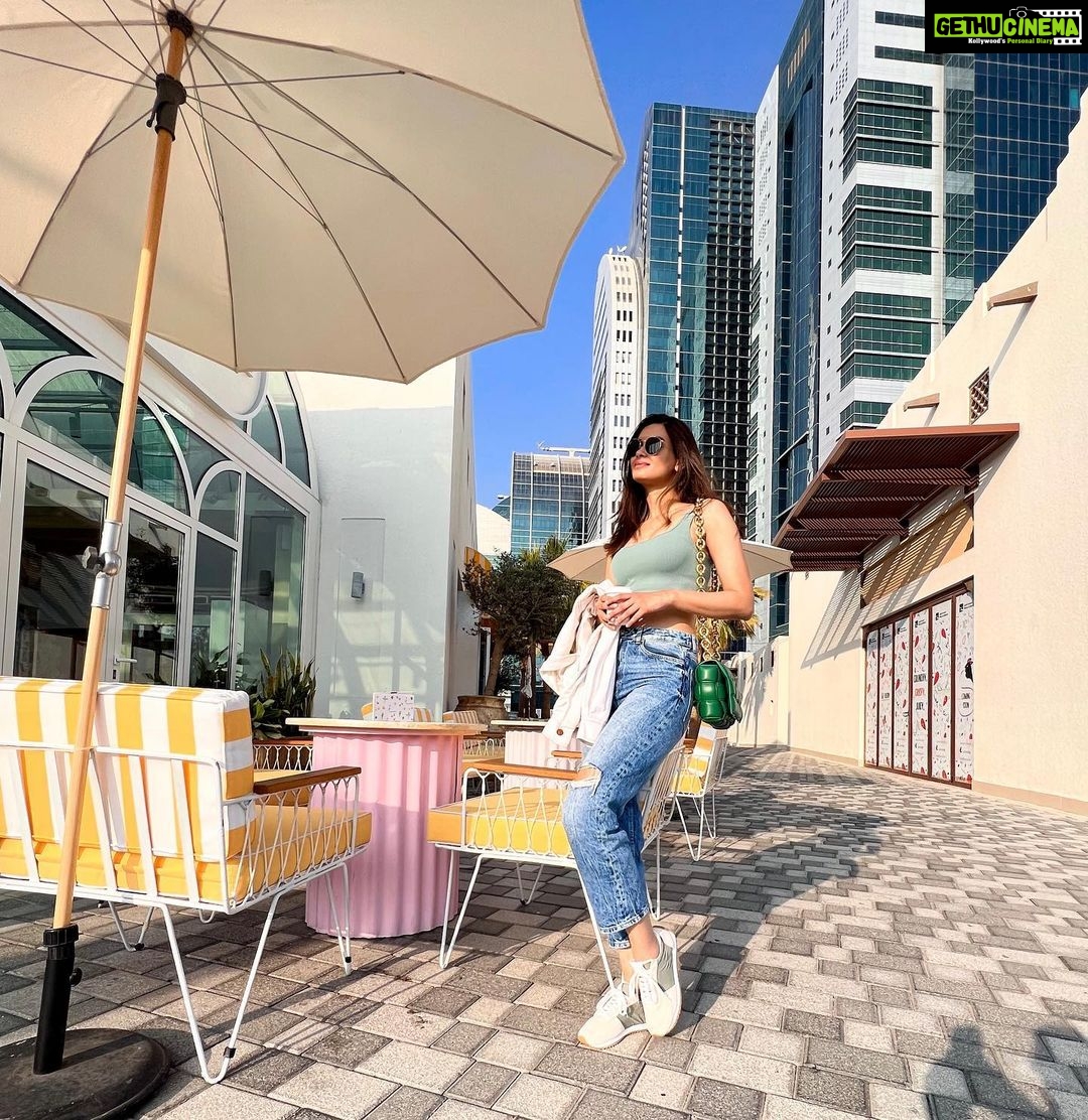 Diana Penty Instagram - Clear skies and everything nice… 🌞✨ Abu Dhabi, United Arab Emirates