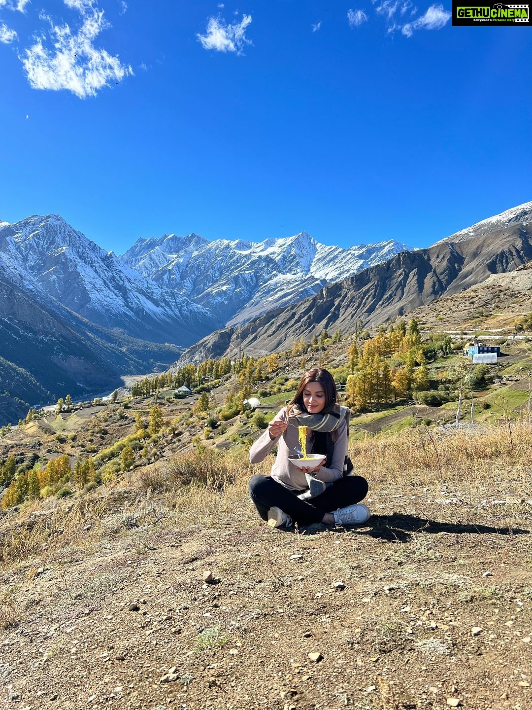 Diana Penty - 288.5K Likes - Hot, hot Maggi on cold, snowy day🍜🏔
#AboutYesterday
