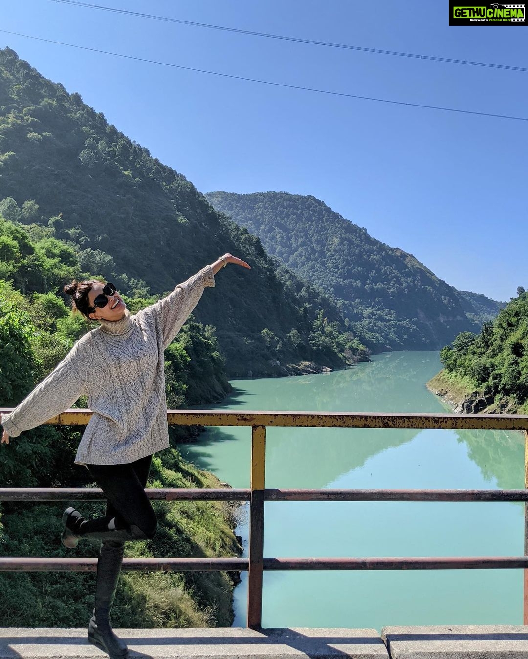 Diana Penty Instagram - Pit stop 😍 Satluj River Banks