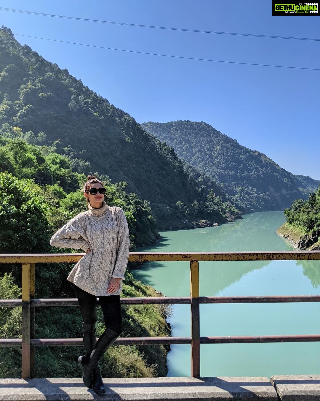 Diana Penty Instagram - Pit stop 😍 Satluj River Banks