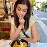 Diana Penty Instagram - Two of my favourite things… 🤤 & 😴
