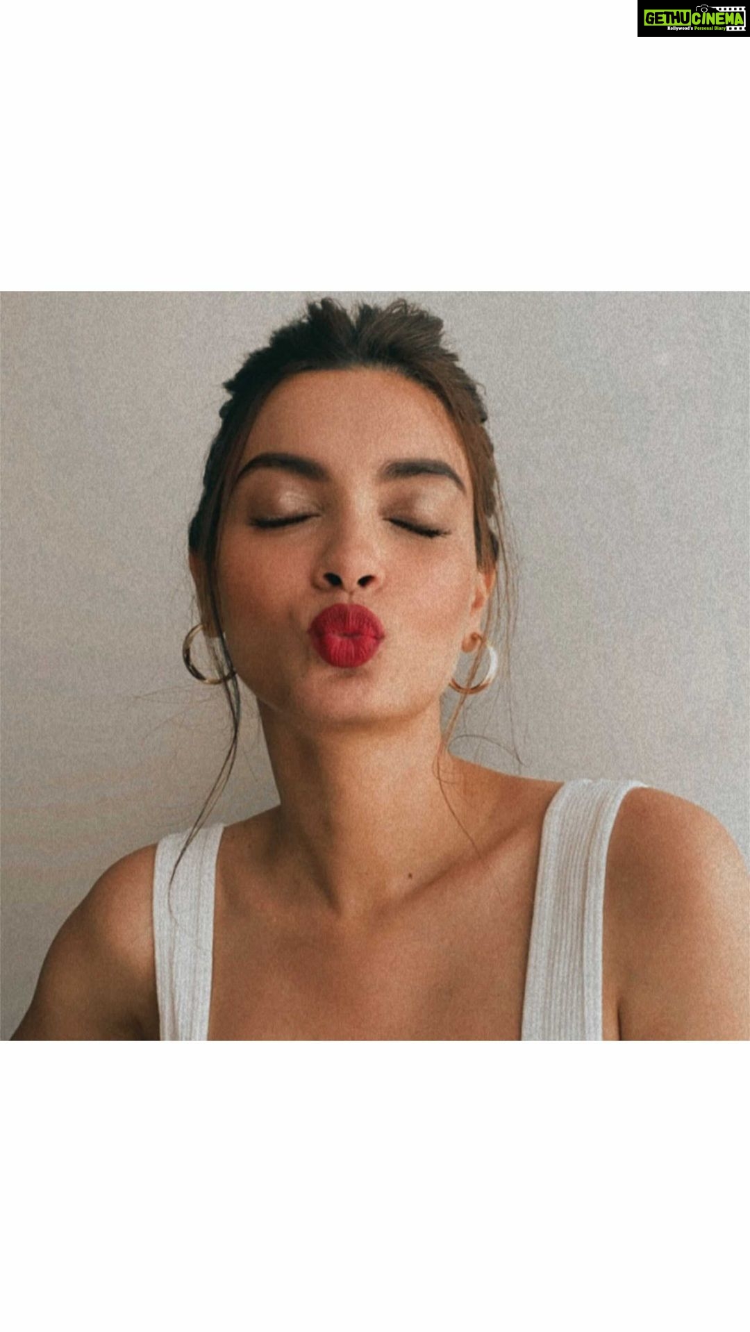 Diana Penty - 327.4K Likes - Mood ❤️🔥
Glam: @shraddhamishra8