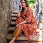 Diana Penty Instagram - When the weather starts to burn, I turn to the kaftan salwar! 🧡 Outfit: @drishtizahabia Jewellery: @koharbykanika Styled by: @namitaalexander MUAH: @gpkritikos Juttis: @fizzygoblet