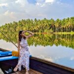 Diana Penty Instagram - It was a-boat time I got to the lake 😉 Outfit: @forevernew_india Trivandrum, Kerala