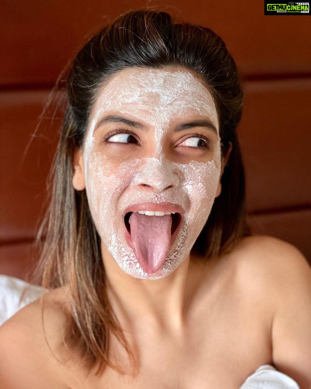 Diana Penty Instagram - #SelfcareSunday! 💅🏻