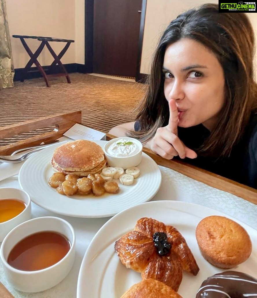 Diana Penty Instagram - Shuuuu...please don’t tell 🤫🙈 #BreakfastDiaries