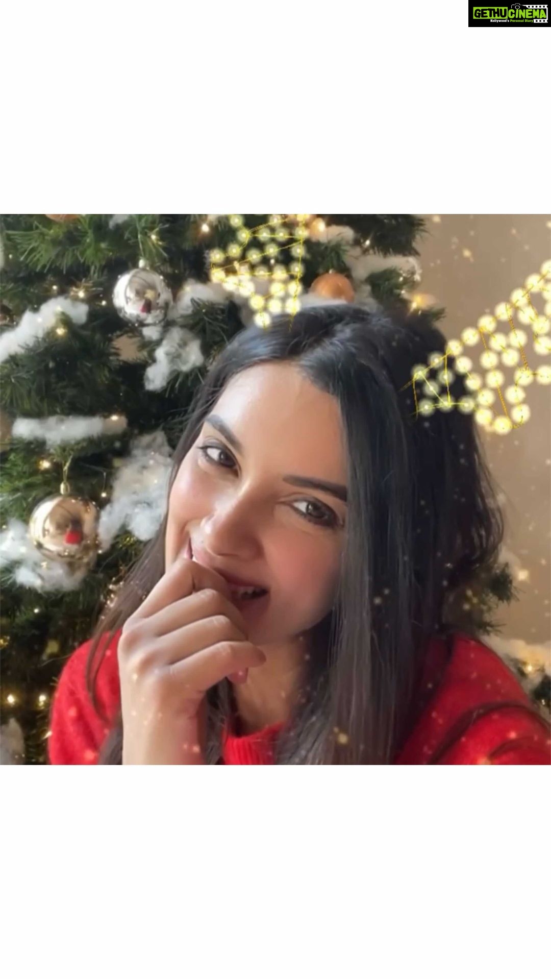 Diana Penty Instagram - Filter fun 😜🎄 #ChristmasWeek