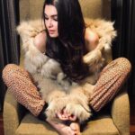 Diana Penty Instagram - When it gets chilly outside... Mumbaikars be like ☝🏼 #FauxFur