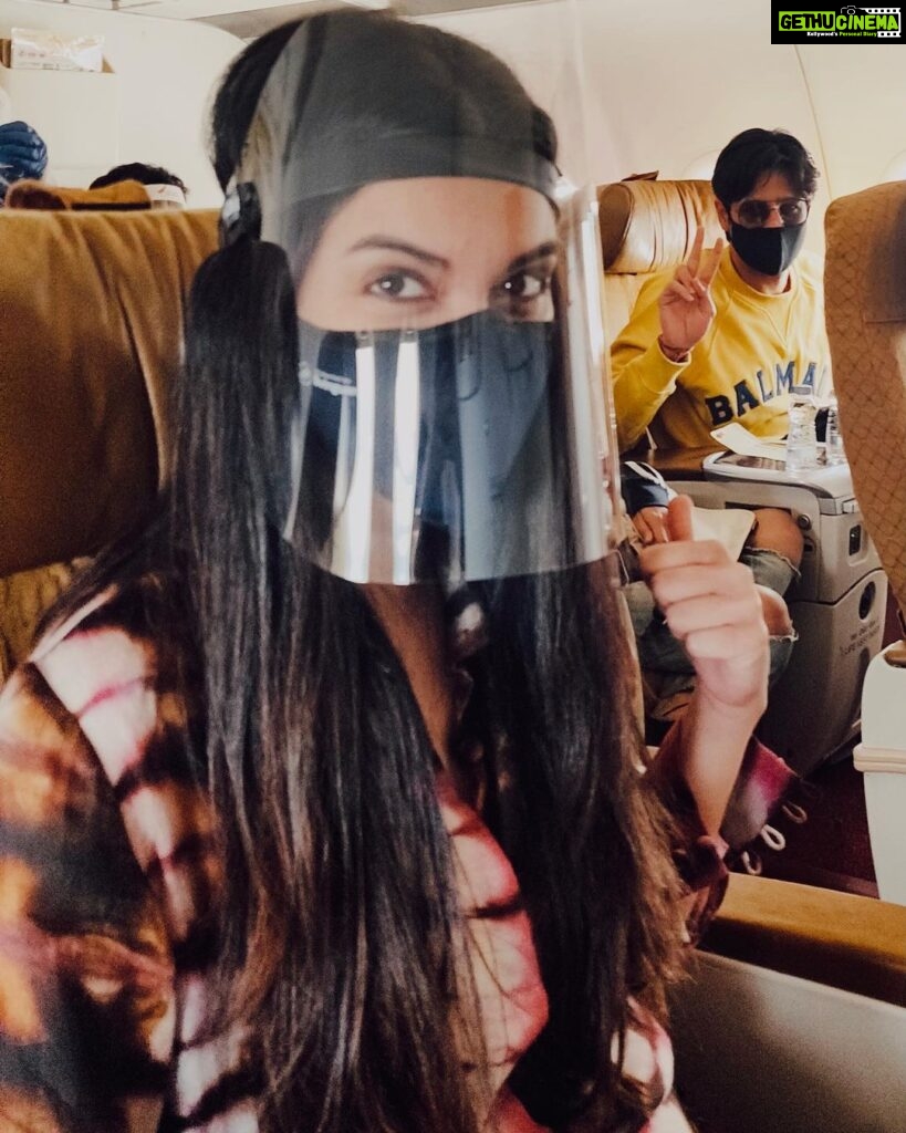 Diana Penty Instagram - Flying in the time of COVID ft. @sidmalhotra 😝😁