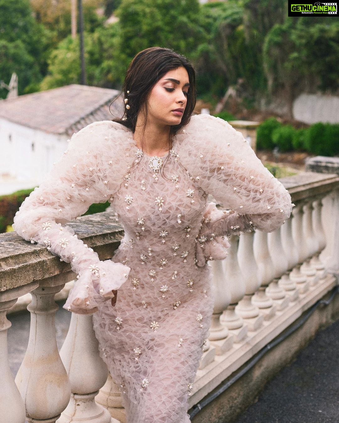 Diana Penty Instagram - Bubble wrap but make it fashion πποΈ One of my favourites this Cannes βΊοΈ Outfit : @saiidkobeisy Shoes : @enricocuini Styling: @namitaalexander Style Team : @sabrinawhite98 @gupta_eshaaa Cannes Assistant : @thanishqkokare Hair/Make Up : @shraddhamishra8 Photographer : @eastmancolourr @wilsonballarin #GreyGoose #ViveLeVoyage @festivaldecannes @greygoose @fetch_india Cannes, France