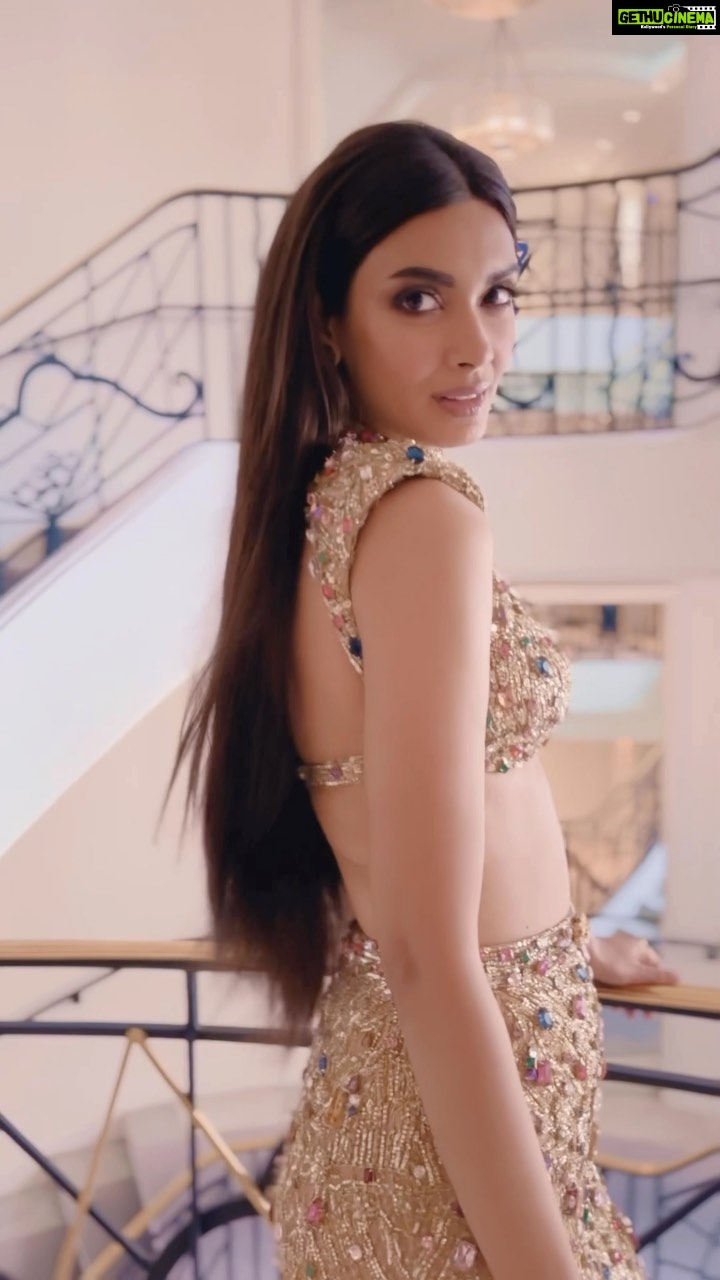 Diana Penty Instagram - A day well spent in Cannes. #Cannes2023 Outfit : @falgunishanepeacockindia Creative Design Direction and Styling: @namitaalexander Style Team : @sabrinawhite98 @gupta_eshaaa Cannes Assistant : @thanishqkokare Earrings : Vintage Hermes studs @viangevintage Finger rings : @zariinjewelry Hair/Make Up : @shraddhamishra8 Photographer : @eastmancolourr @wilsonballarin Videographer : @amitsingh.dop @shakeelbinafzal #GreyGoose #ViveLeVoyage @festivaldecannes @greygoose @fetch_india