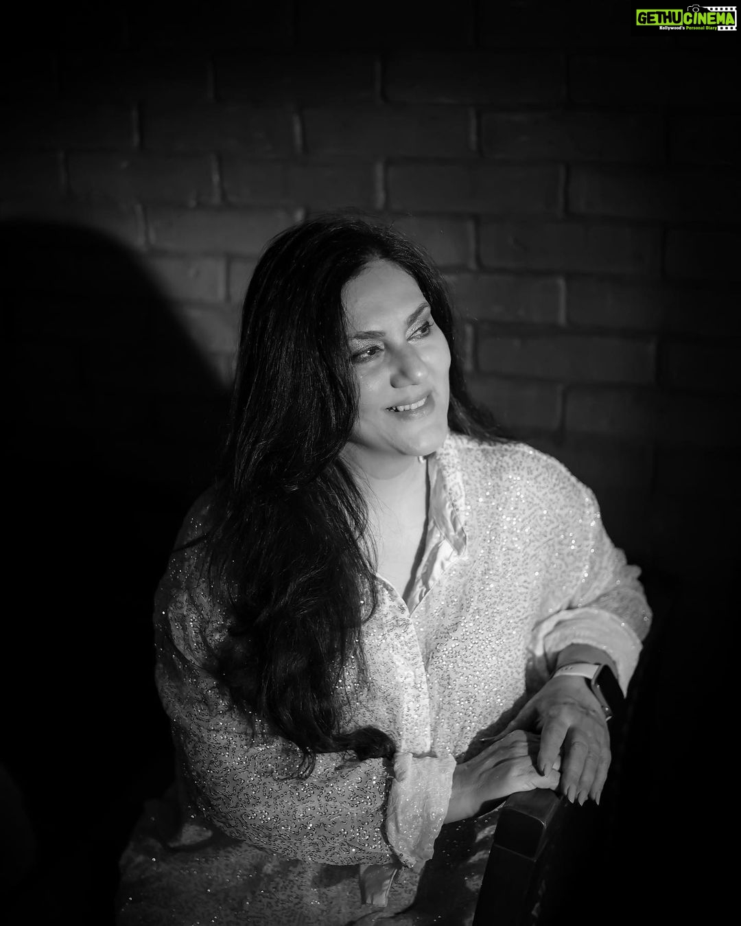 Dipika Chikhlia Instagram - Just after holi and splashes of colours β¦..black and white π #instagood #photography #photooftheday #instagram #picoftheday #fashion #beautiful #instadaily #mumbai #style #photo #happy #explore #reelitfeelit #reelofinstagram #reels #fashionreel #moodyreel #mumbaiinstagram #instagramreel #instareel#dipikachikhliatopiwala #Trendingreels #viral #Viralvideo #holi #colours #black #white