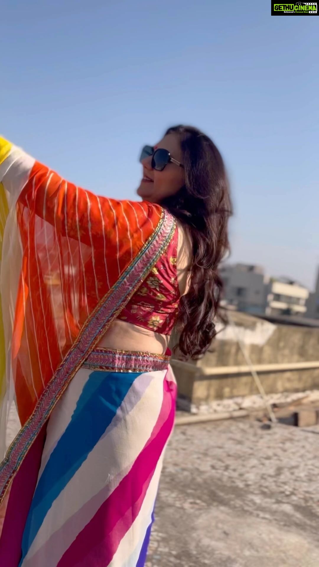 Dipika Chikhlia Instagram - Colours of happiness reflect in your eyes #instagood #photography #photooftheday #instagram #picoftheday #fashion #beautiful #instadaily #mumbai #style #photo #happy #explore #reelitfeelit #reelofinstagram #reels #fashionreel #moodyreel #mumbaiinstagram #instagramreel #instareels #dipika #dipikachikhlia# #dipikachikhliatopiwala #viral #trendingreels #india #bharat #positive #positivity