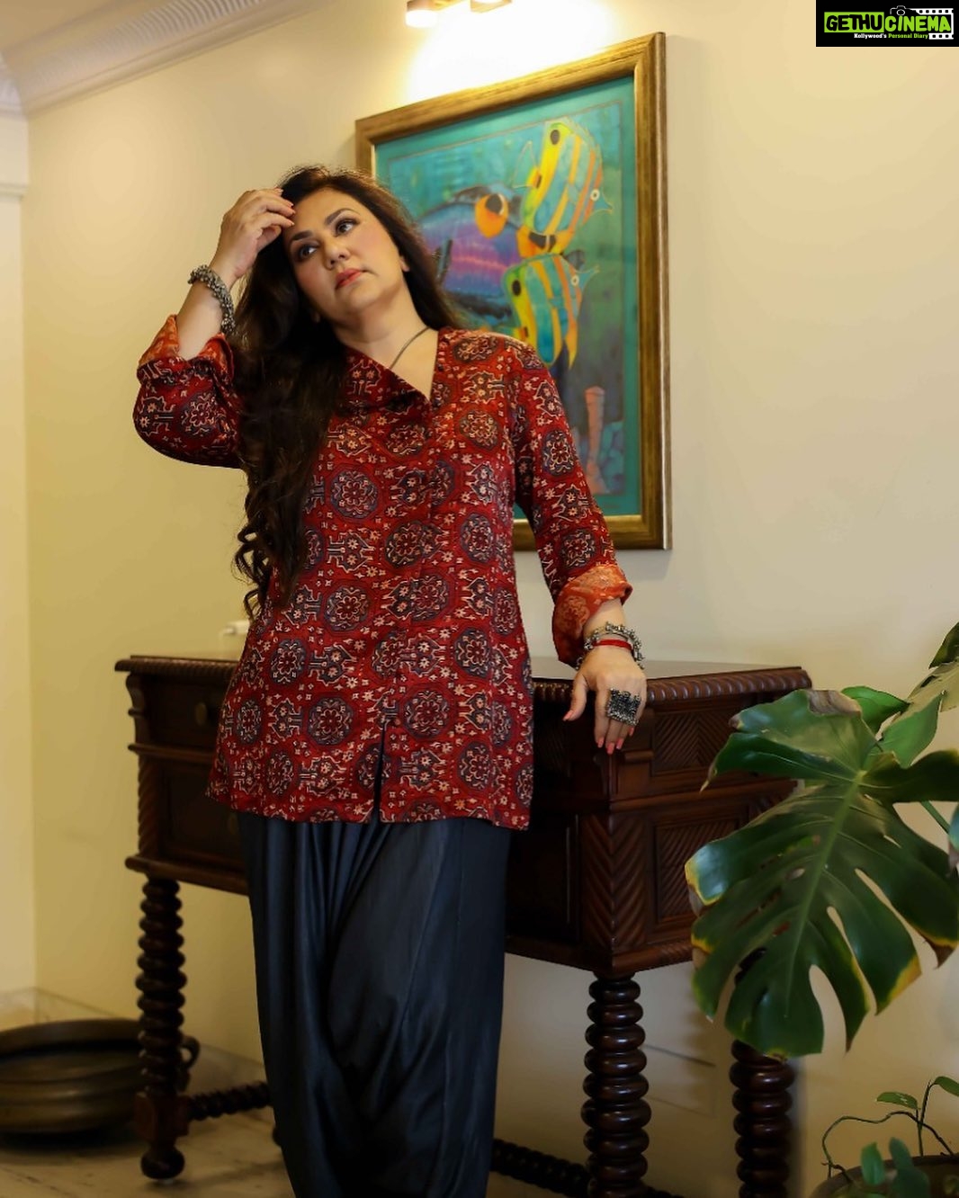 Dipika Chikhlia Instagram - Sometime I wonder ….agar yeh hota toh kaisa hota aur agar mei sitaji na hoti toh kaisa hota 🎼…. #instagood #photography #photooftheday #instagram #picoftheday #fashion #beautiful #instadaily #mumbai #style #photo #happy #explore #reelitfeelit #reelofinstagram #reels #fashionreel #moodyreel #mumbaiinstagram #instagramreel #instareels #navratri #dress #sita #ram #ramayan #think #siya #bajrangbali