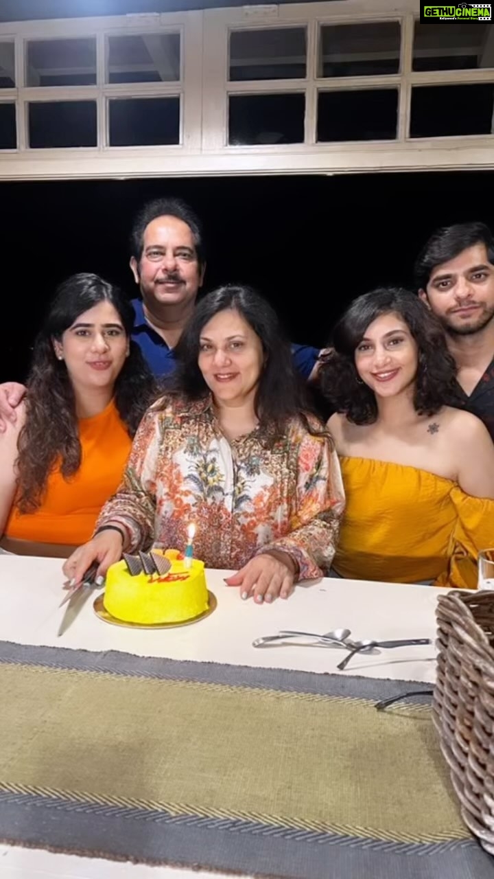 Dipika Chikhlia Instagram - GM :) My insta fam … just a sneak on my birthday 🥳 … thank you all so much for your love wishes 💝 #birthday #happy #holiday #familytime #instagood #photography #photooftheday #instagram #picoftheday #fashion #beautiful #instadaily #mumbai #style #photo #happy #explore #reelitfeelit #reelofinstagram #reels #fashionreel #moodyreel #mumbaiinstagram #instagramreel #instareel#dipikachikhliatopiwala #Trendingreels #viral #Viralvideo #dipikachikhlia