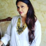 Dipika Chikhlia Instagram - The wise say ……Learn from others mistakes Style by @upasnamehtafashionjewels #instagood #photography #photooftheday #instagram #picoftheday #fashion #beautiful #instadaily #mumbai #style #photo #happy #explore #artistphotographs #indianartist #white #shirt #dress #upsanamehta