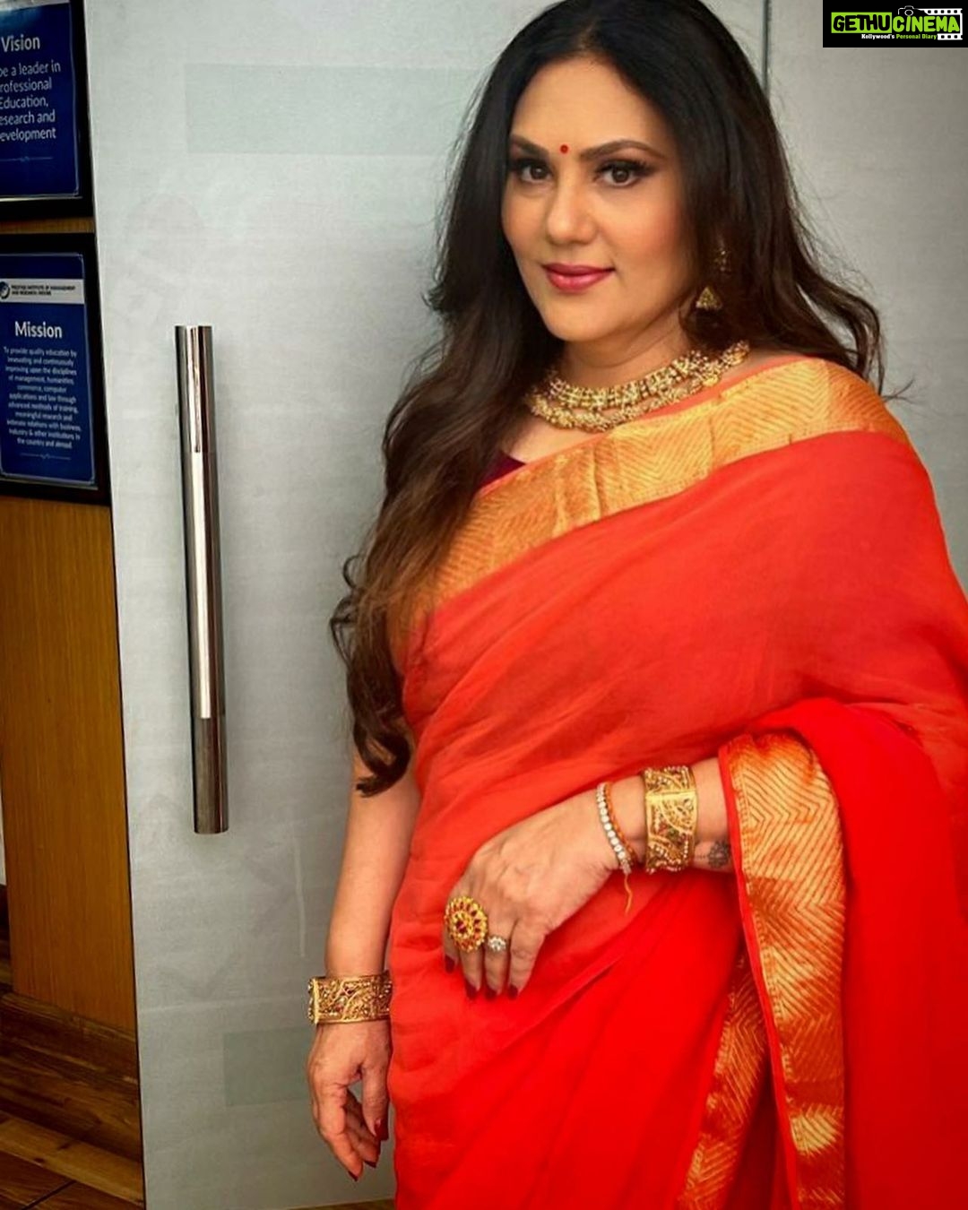 Dipika Chikhlia Instagram - Brand ambassador for sarees …lolz that’s the feel …I do and wear what makes me happy and sarees do :) Styled by …. @westyleup Jewellery : @jahnvi_jewellery Make up : @dikshasharma_makeovers Indore #instagood #photography #photooftheday #instagram #picoftheday #fashion #beautiful #instadaily #mumbai #style #photo #happy #explore #reelitfeelit #reelofinstagram #reels #fashionreel #moodyreel #mumbaiinstagram #instagramreel #instareel #ambassador #saree #dresses #feelings #do #right #shoot #studio #makeup