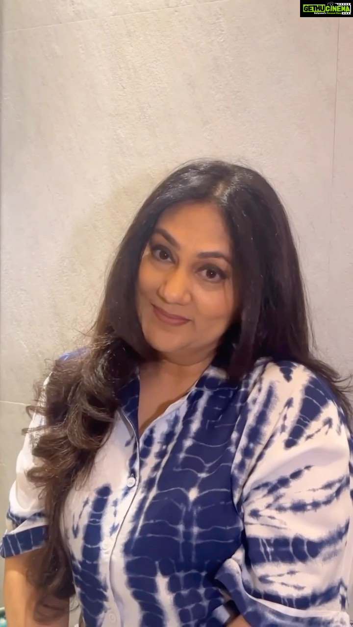Dipika Chikhlia Instagram - Mirror mirror on the wall who is speaking the truth show the world … #instagood #photography #photooftheday #instagram #picoftheday #fashion #beautiful #instadaily #mumbai #style #photo #happy #explore #reelitfeelit #reelofinstagram #reels #fashionreel #moodyreel #mumbaiinstagram #instagramreel #instareel#dipikachikhliatopiwala #Trendingreels #viral #Viralvideo #mirror #mirrorselfie #funny #joke #hindi