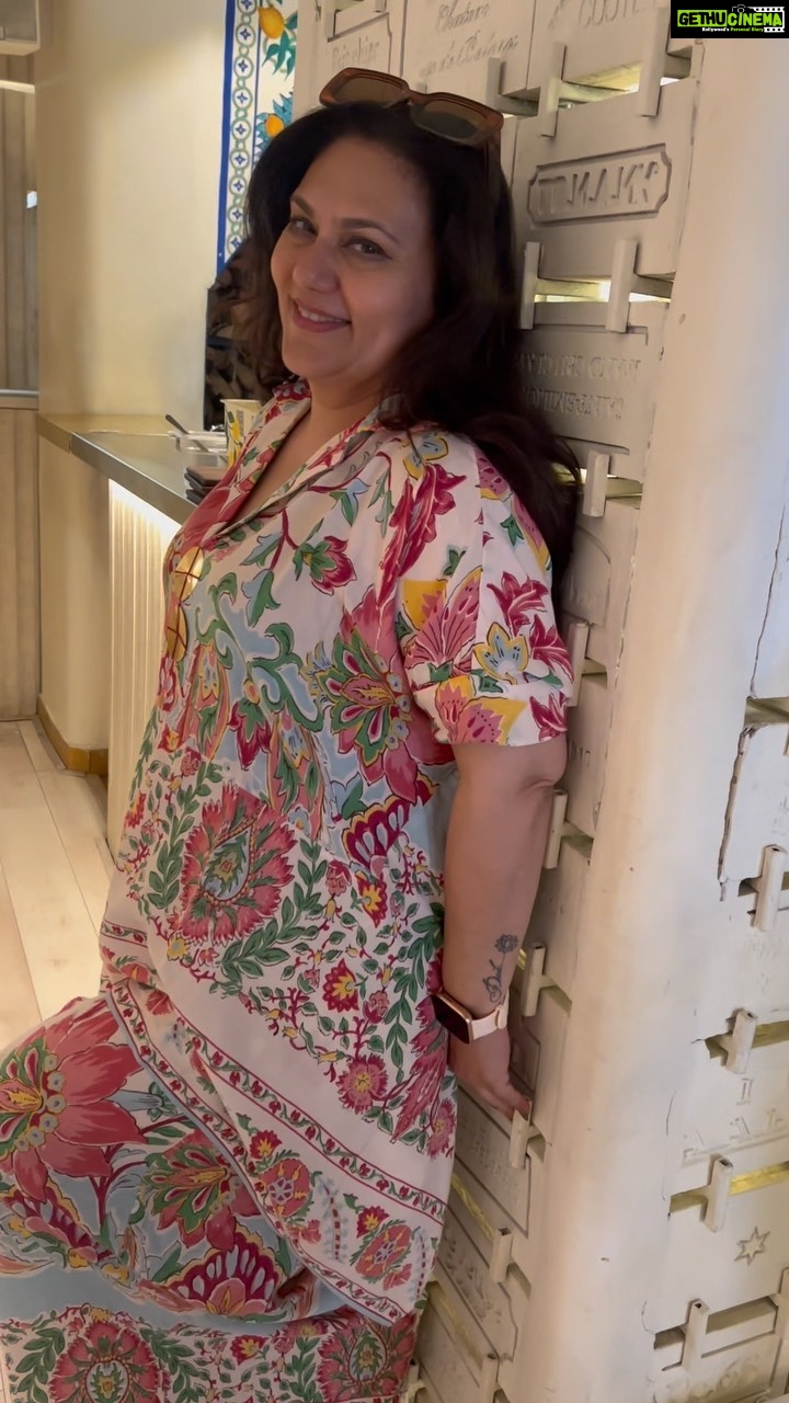 Dipika Chikhlia Instagram - love your self πππ₯° everyone else come and goes .,,, #instagood #photography #photooftheday #instagram #picoftheday #fashion #beautiful #instadaily #mumbai #style #photo #happy #explore #reelitfeelit #fashion #live #love @positivevibesquotes #positivity #reelofinstagram #reels #fashionreel #moodyreel #mumbaiinstagram #instagramreel #instareel#dipikachikhliatopiwala #Trendingreels #viral #Viralvideo